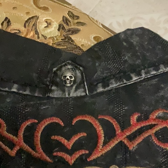 Used - Picture 6 of 6